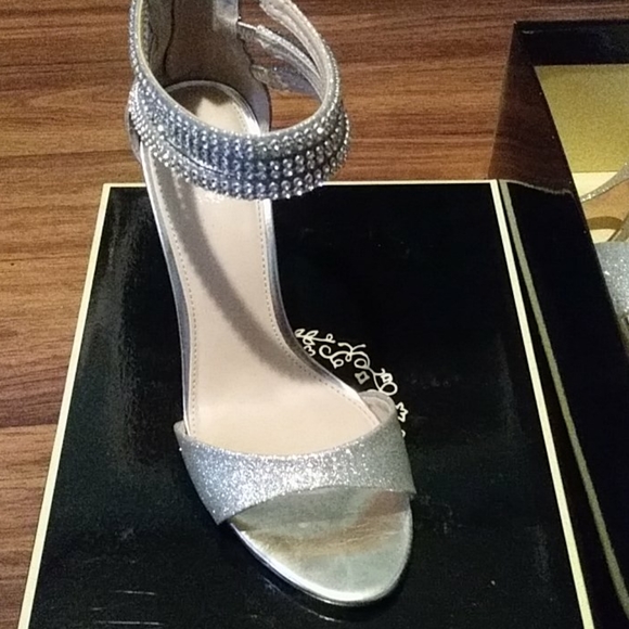 Heels - Picture 2 of 3